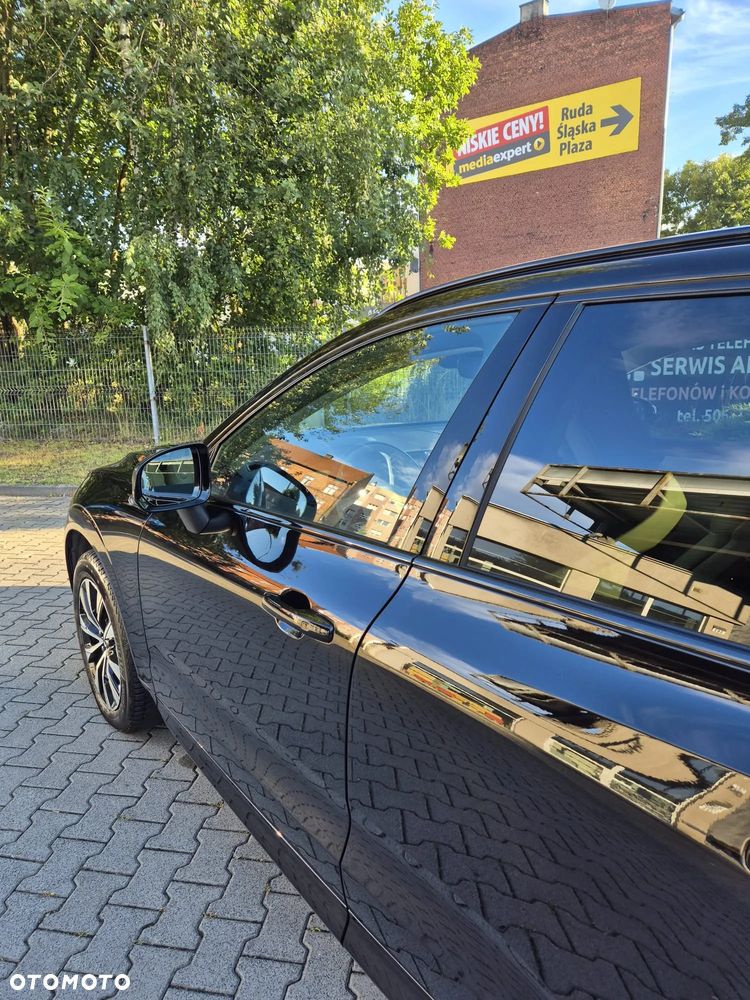 Volvo XC 60 B4 B Plus Dark - 4