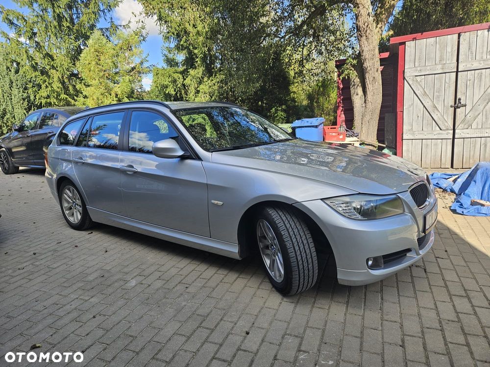 BMW Seria 3 320d DPF Efficient Dynamics Edition - 3