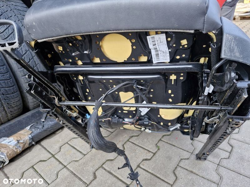 VOLKSWAGEN PASSAT CC FOTEL KIEROWCY LEWY PRZÓD - 13