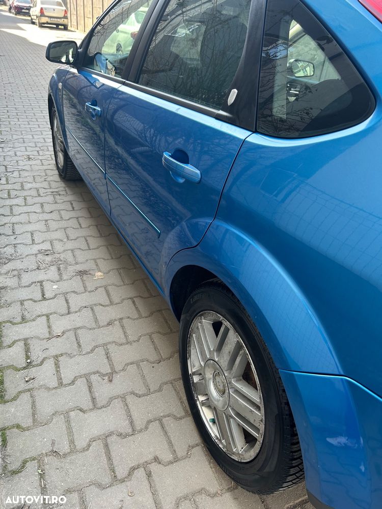 Ford Focus 1.6 Ti-VCT Ghia - 3