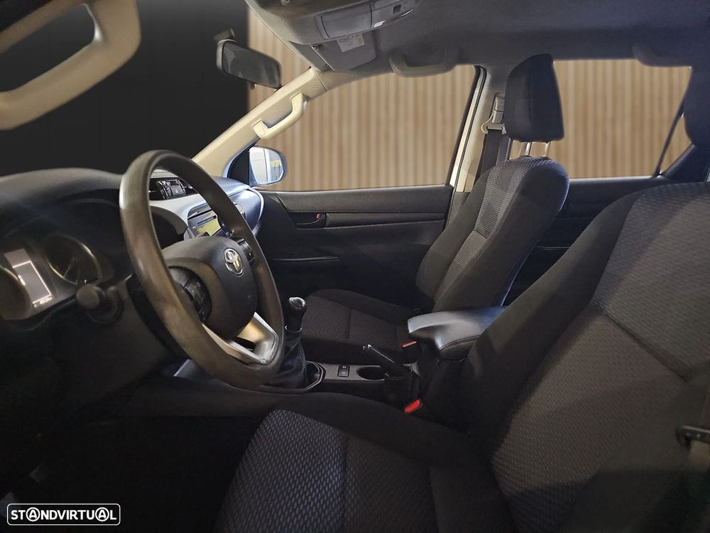 Toyota Hilux 2.4 D-4D 4WD CD CH - 7