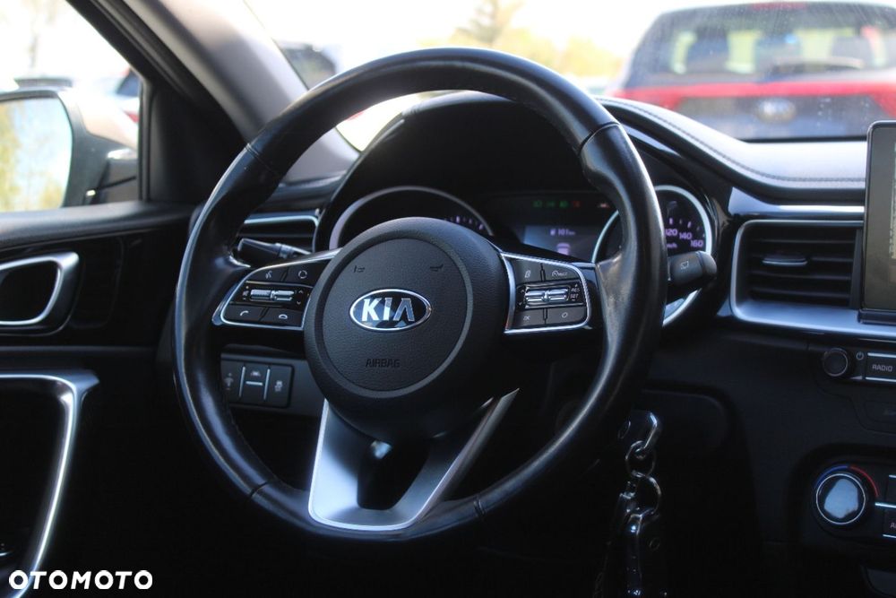 Kia Ceed - 25
