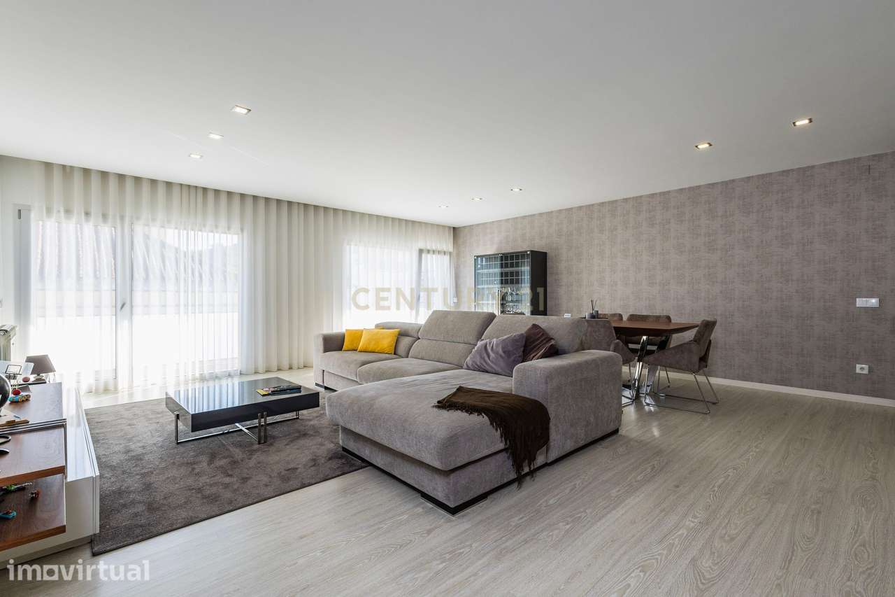 Apartamento T3 c/175m2 de área privativa no Centro da Cidade de Leiria - Grande imagem: 3/23