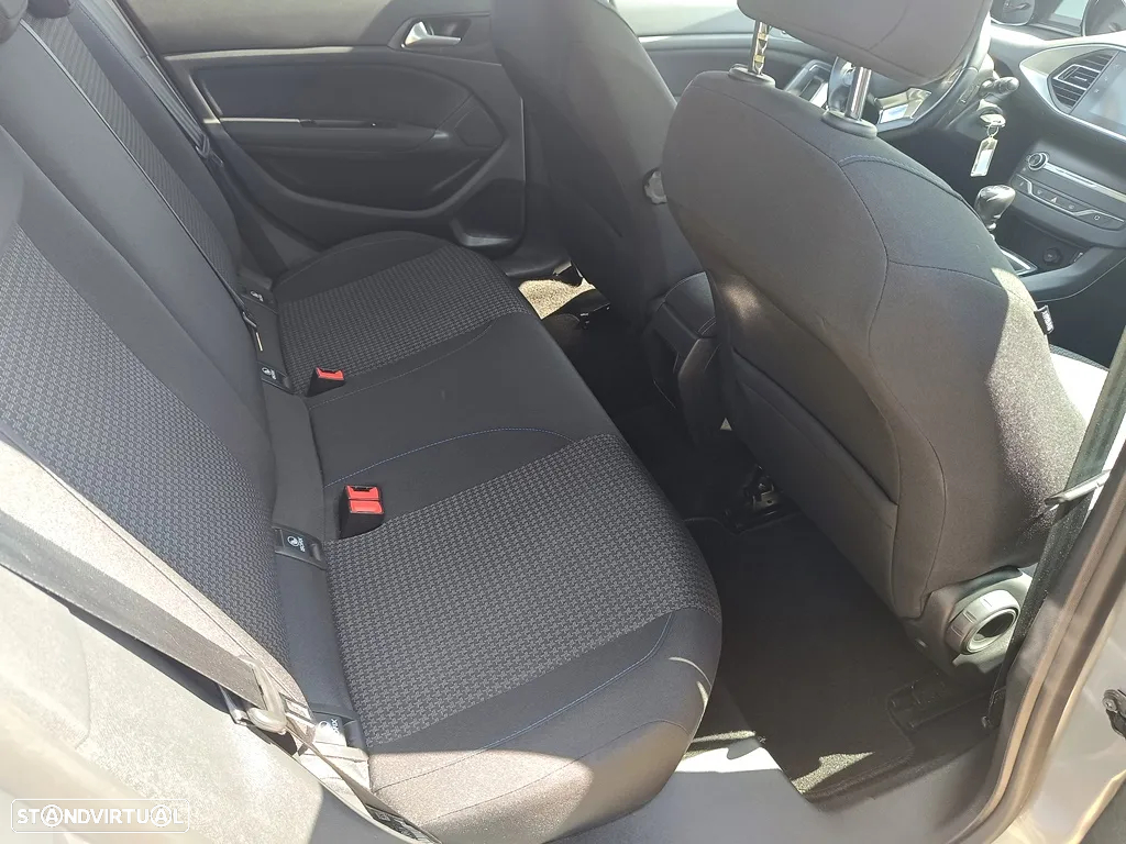 Peugeot 308 1.2 PureTech Style - 16