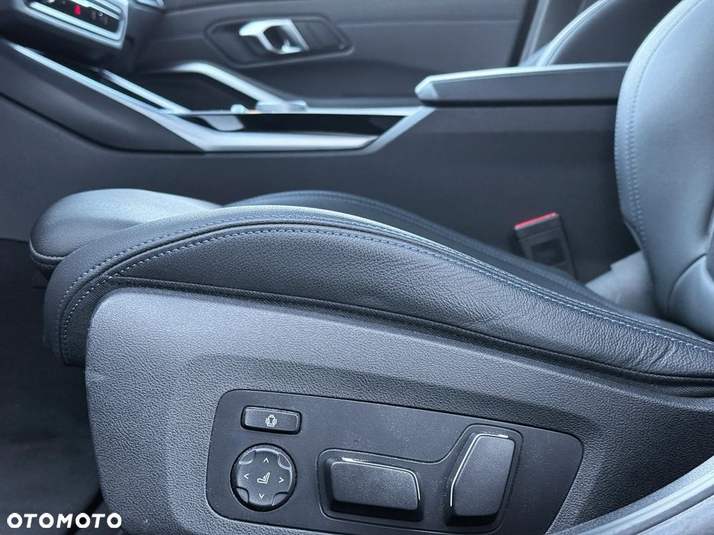 BMW Seria 3 320d xDrive M Sport Sport - 30