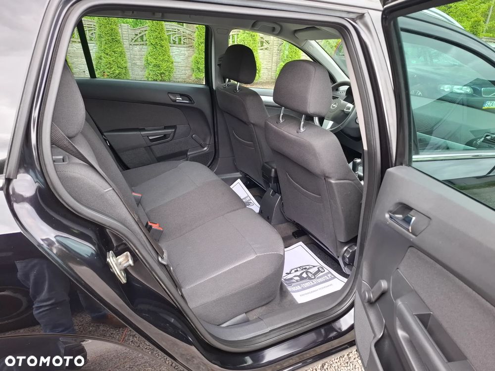 Opel Astra 1.4 NJoy - 27