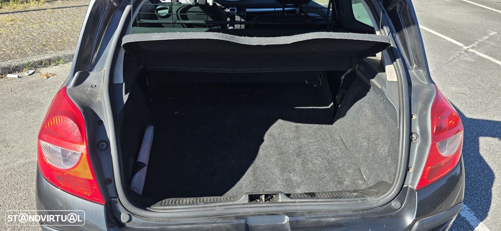 Renault Clio 1.5 dCi Dynamique S - 9