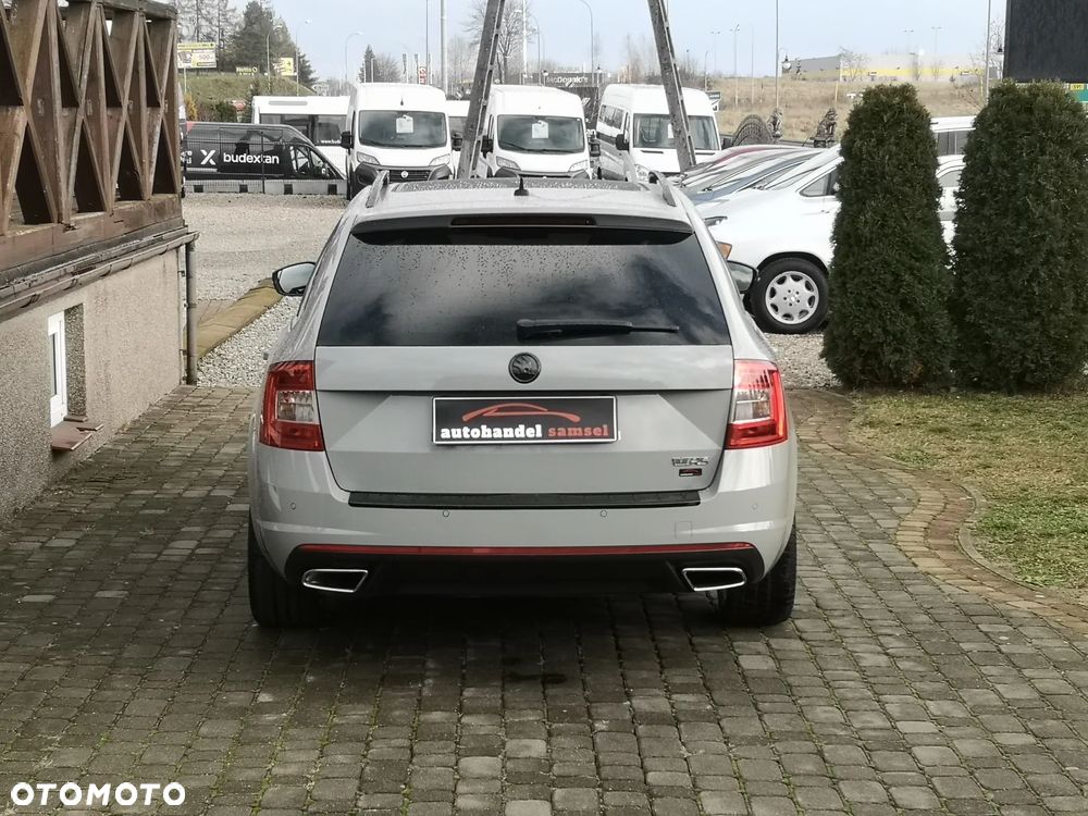 Skoda Octavia 2.0 TDI DSG RS - 8
