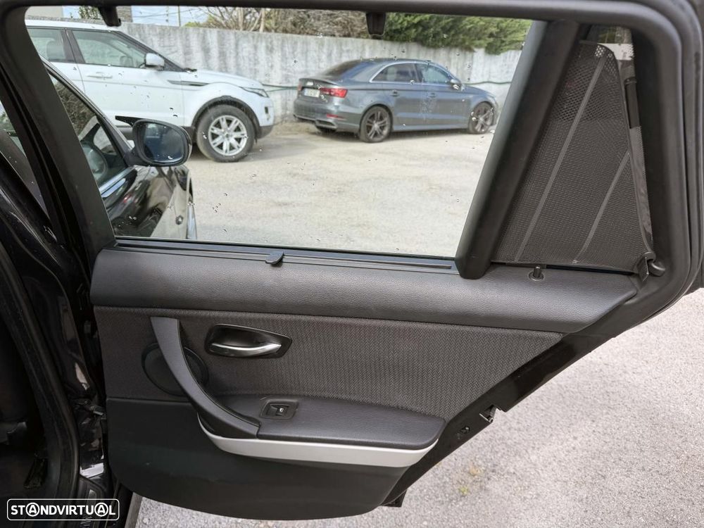 BMW 318 d LifeStyle - 23