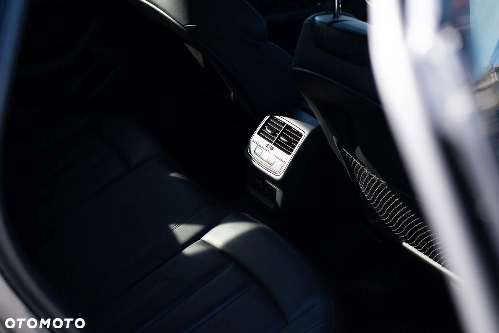 Audi A4 Limousine - 18
