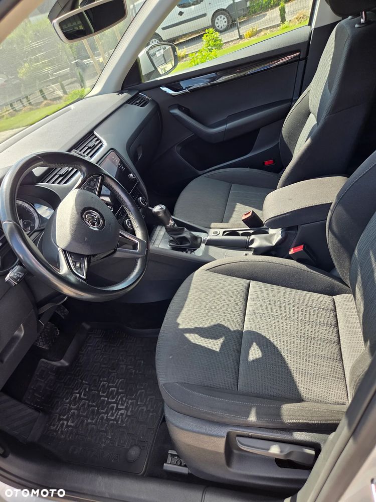 Skoda Octavia 2.0 TDI Ambition DSG - 6