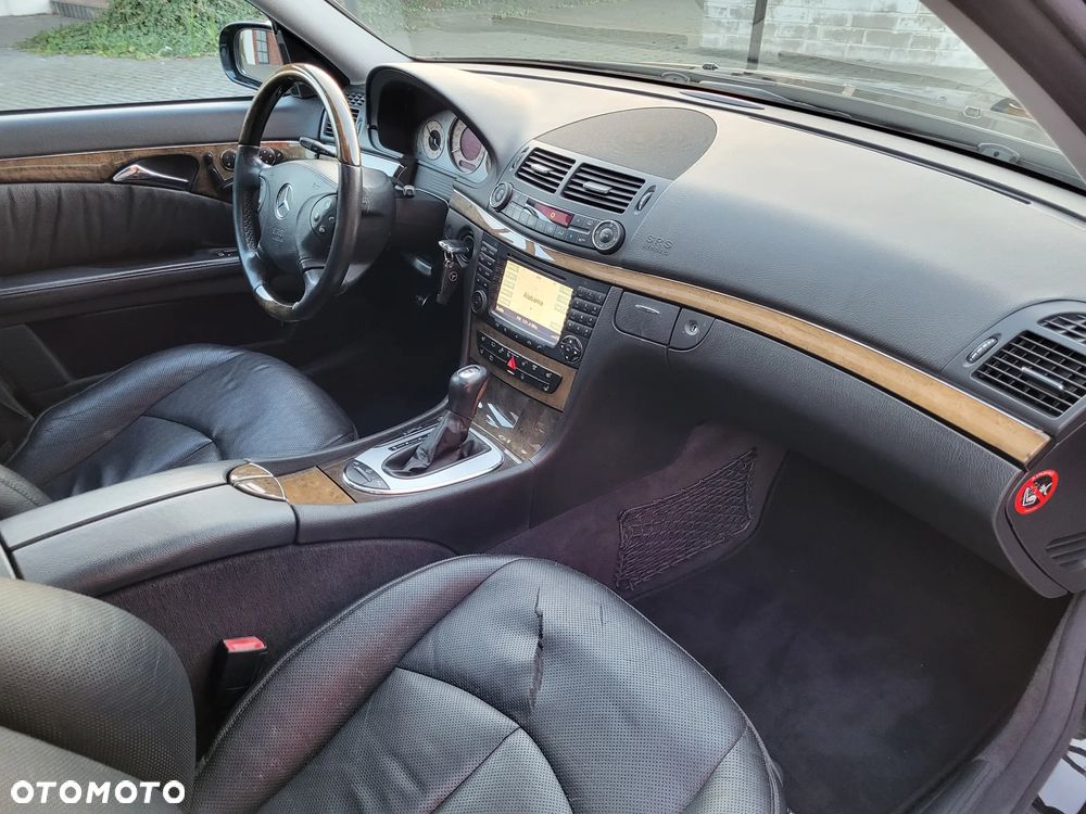 Mercedes-Benz Klasa E 500 T Avantgarde - 24