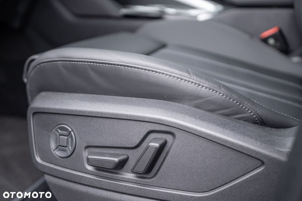 Audi Q5 Sportback - 12