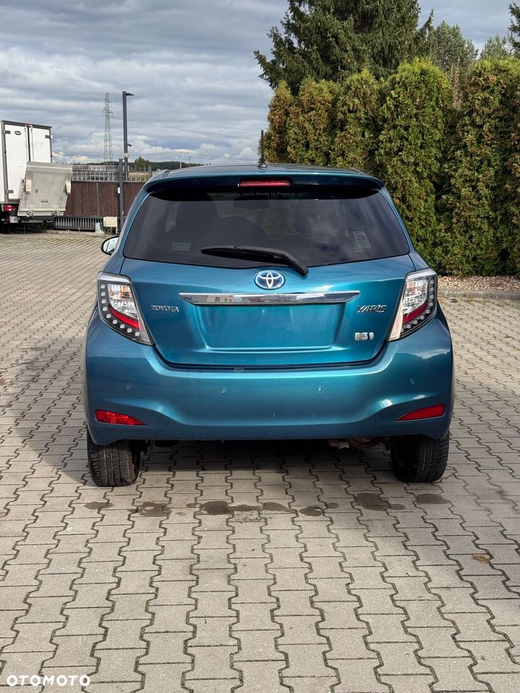 Toyota Yaris ver-hybrid-1-5-vvt--i - 8