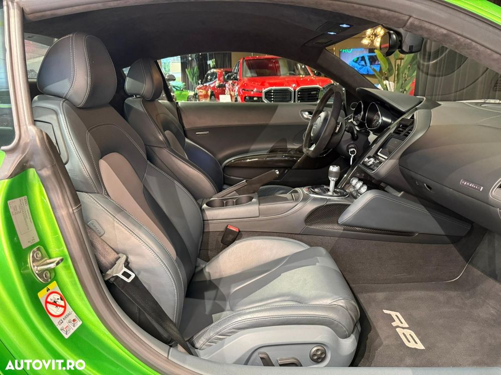 Audi R8 5.2 FSI Quattro R-Tronic - 22