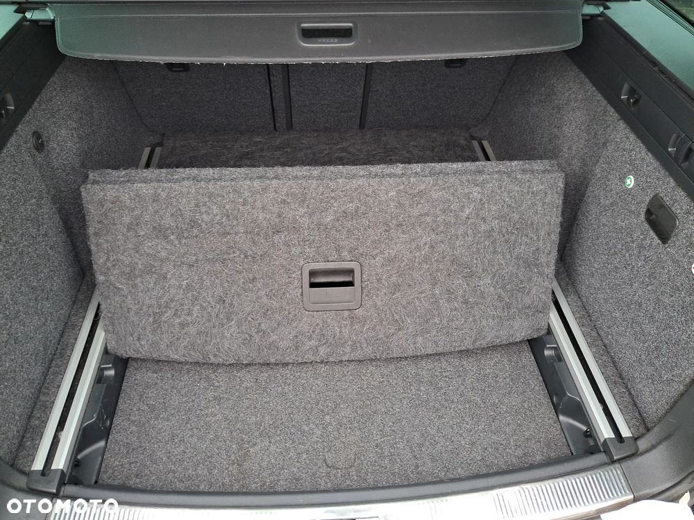 Skoda Superb 2.0 TDI DSG Comfort - 25
