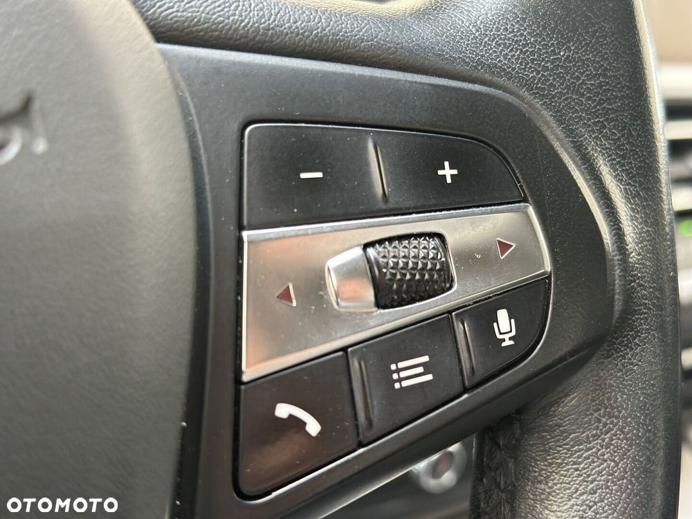 BMW Seria 3 330i xDrive Advantage - 35