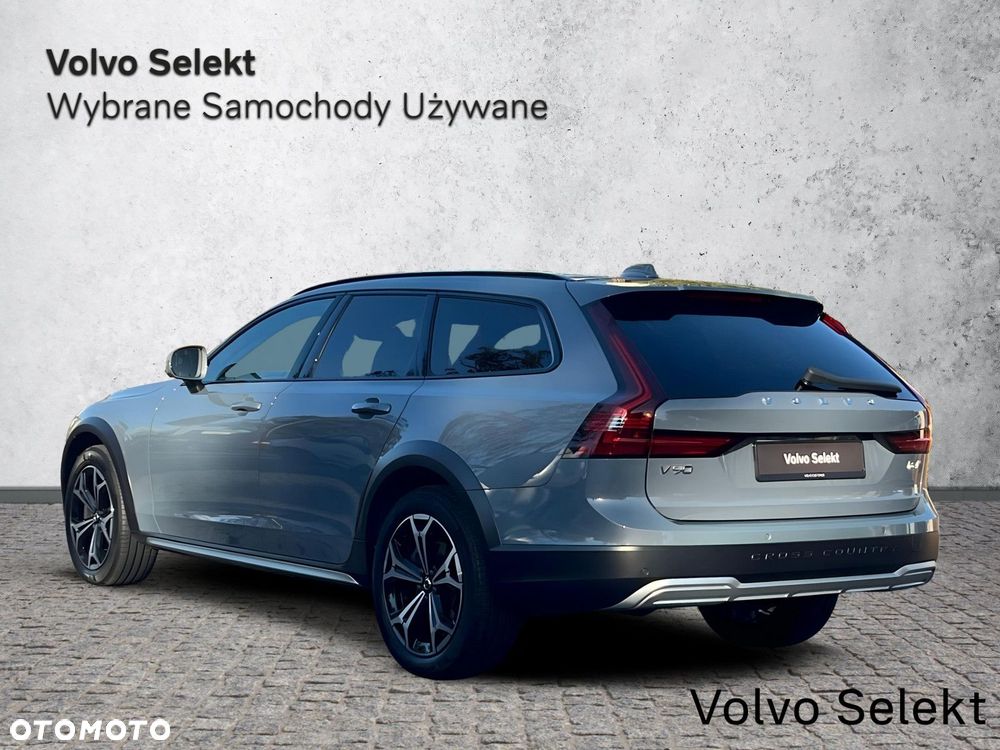 Volvo V90 Cross Country - 5
