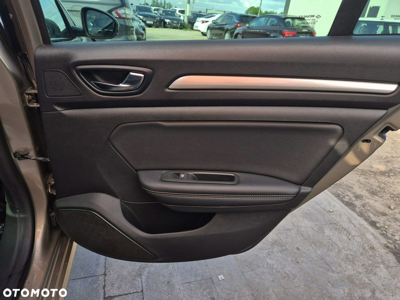 Renault Megane Grandtour ENERGY TCe 130 BOSE EDITION - 23