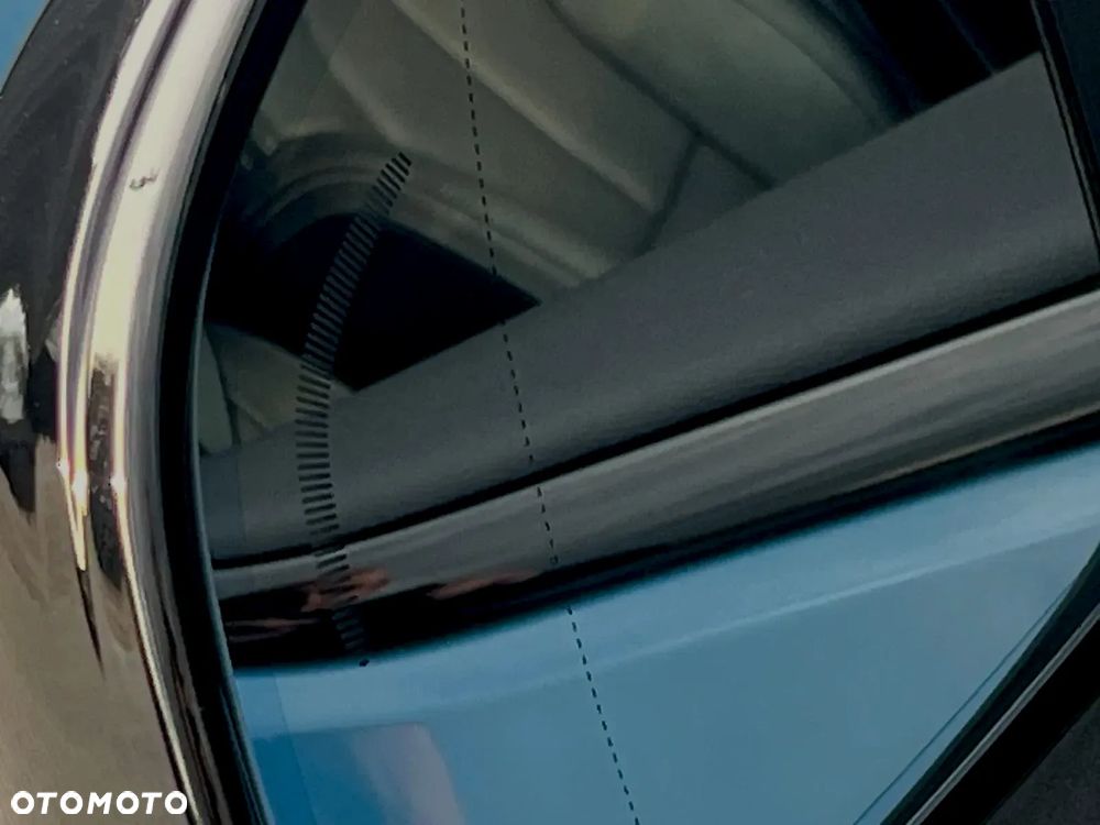 Volvo XC 40 B4 AWD Ultimate Dark - 40