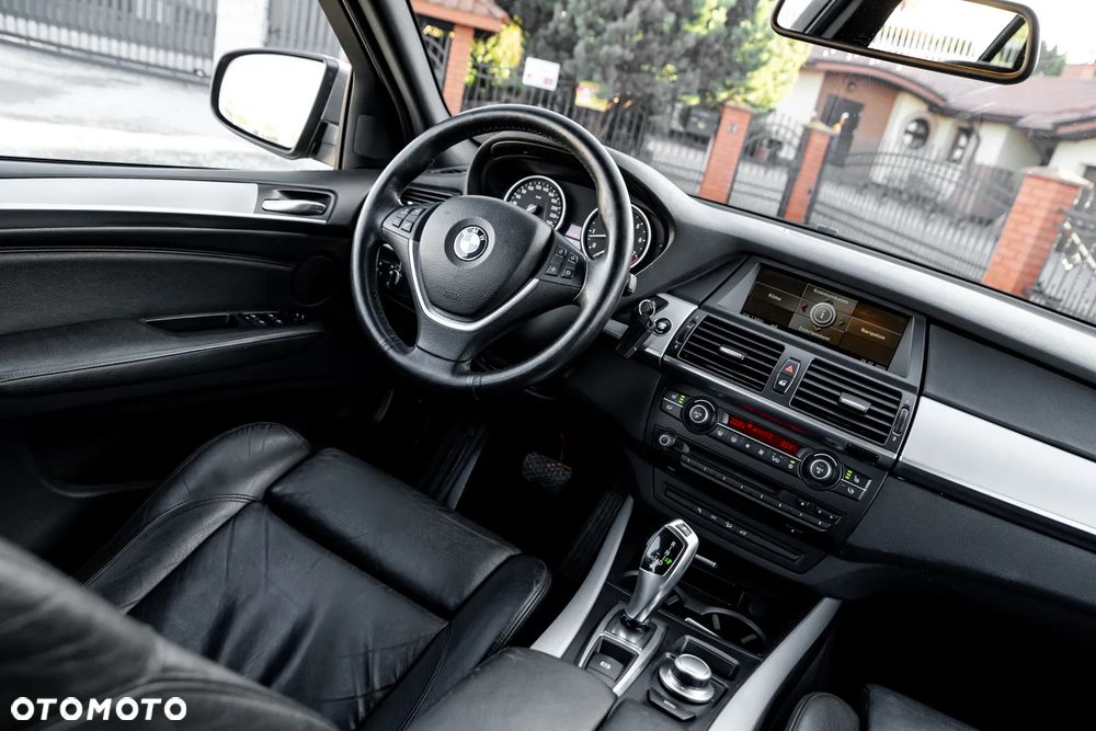 BMW X5 3.0si xDrive - 26