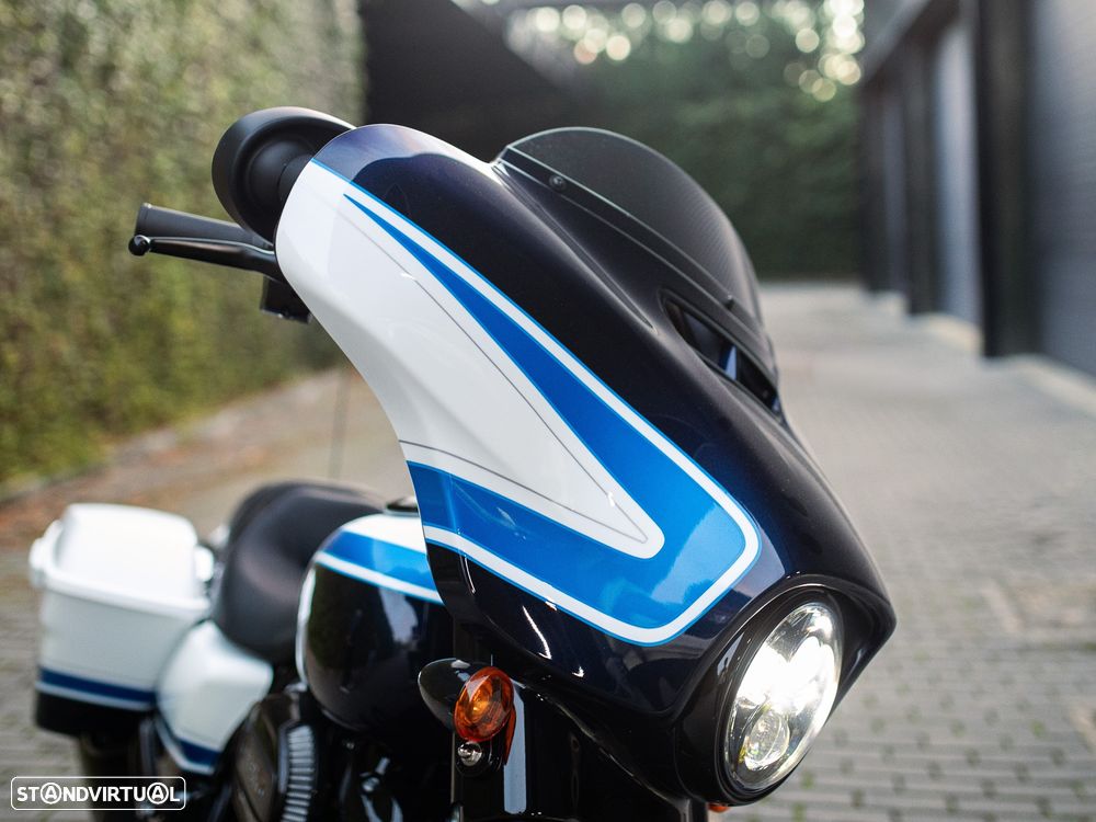 Harley-Davidson FLHXS STREET GLIDE® SPECIAL ARCTIC BLAST™ - 2