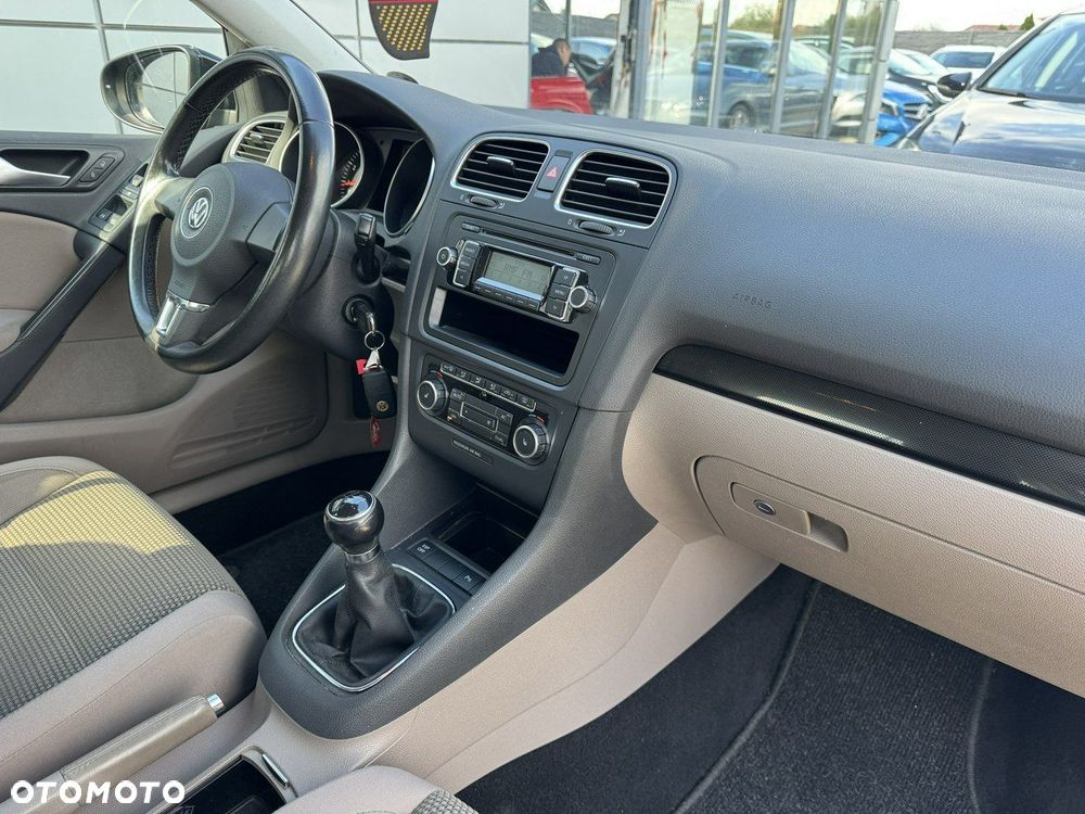 Volkswagen Golf 1.6 Comfortline - 15