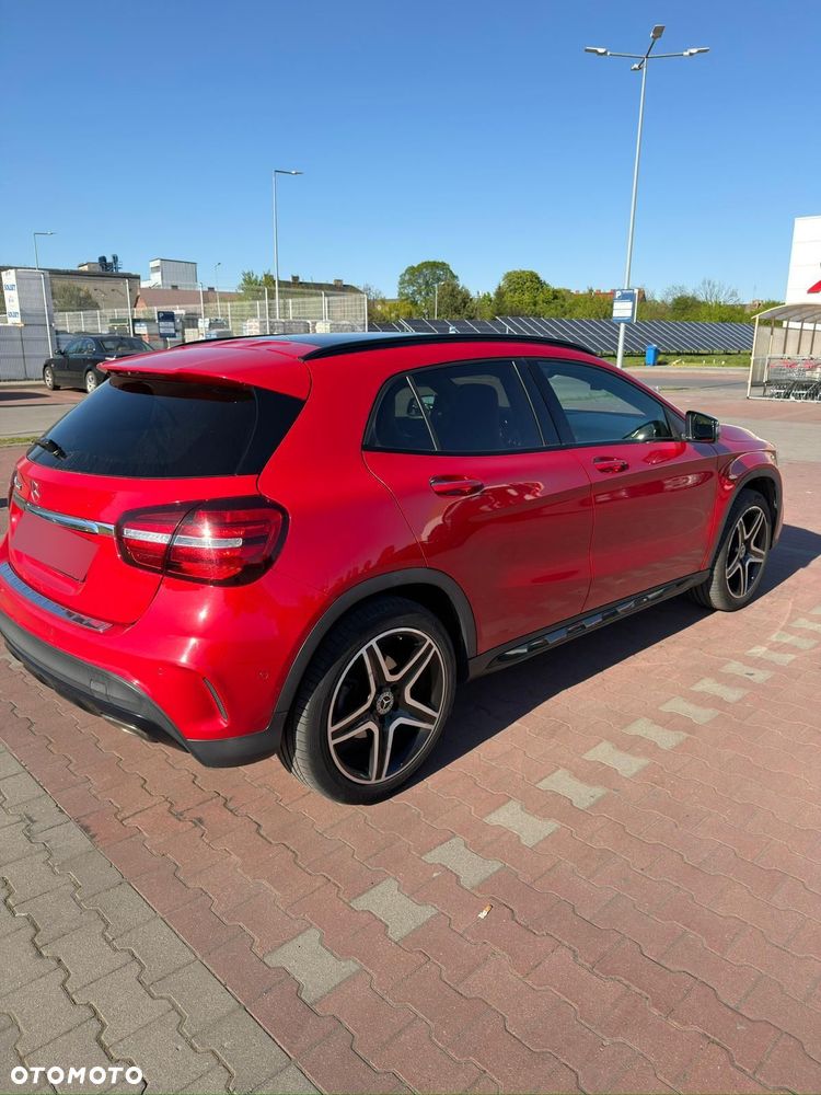 Mercedes-Benz GLA 200 7G-DCT AMG Line - 5