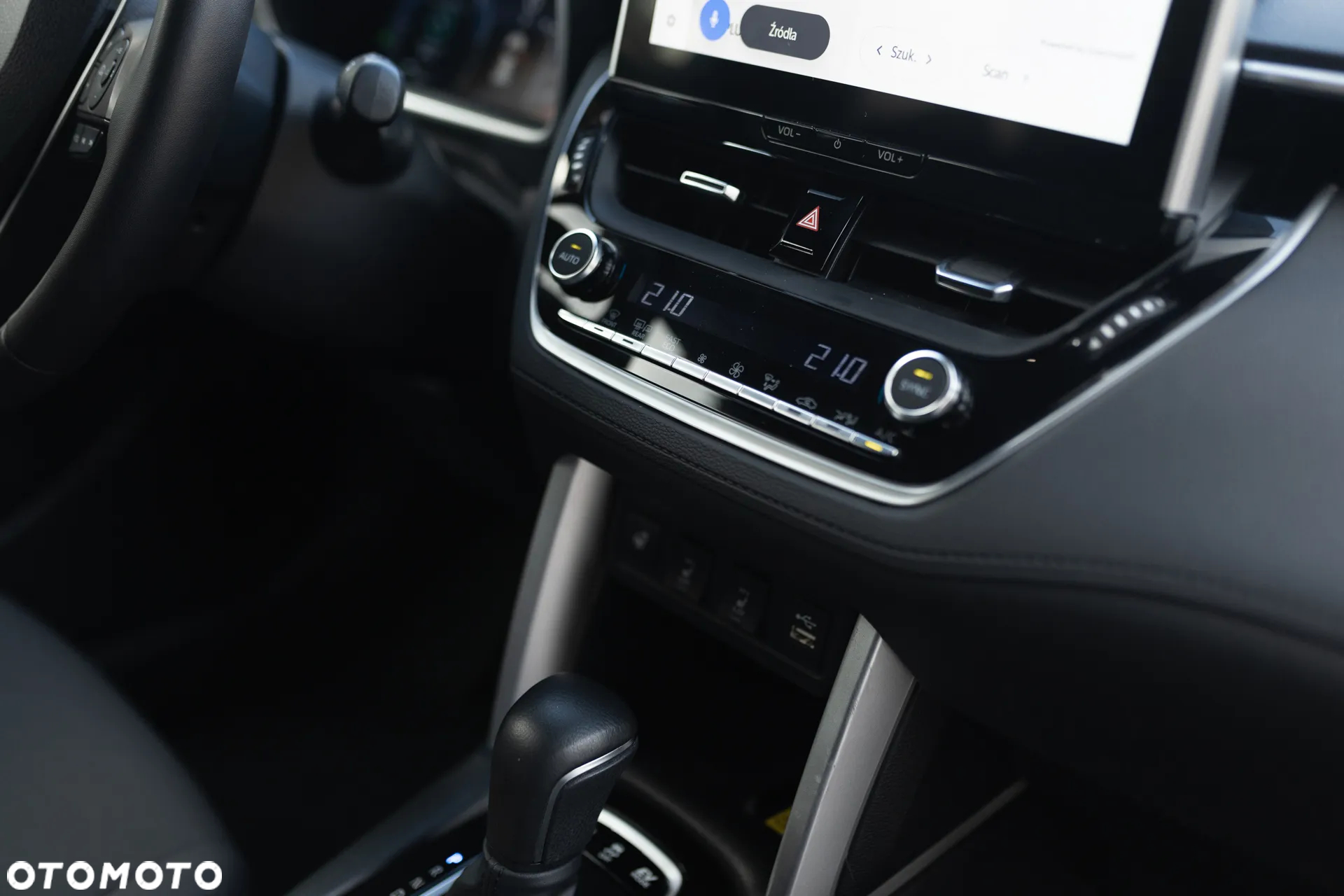 Toyota Corolla Cross 2.0 Hybrid Style - 19