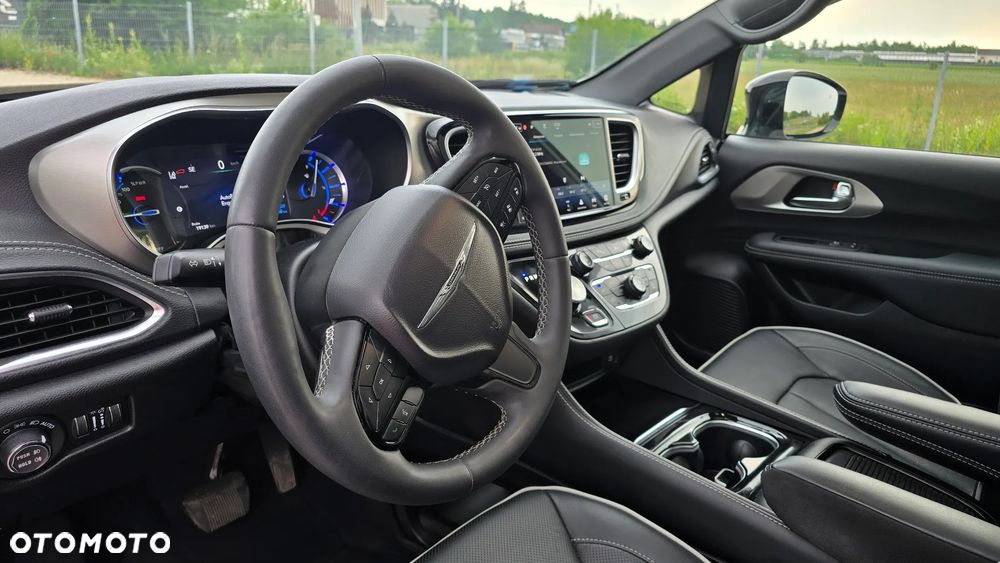 Chrysler Pacifica - 11