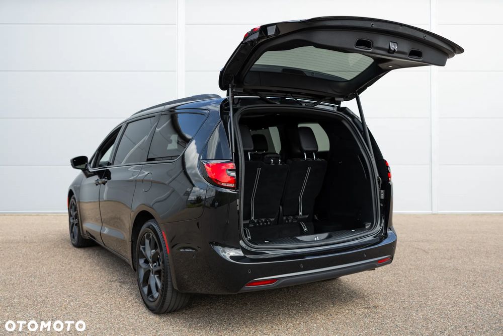 Chrysler Pacifica - 25
