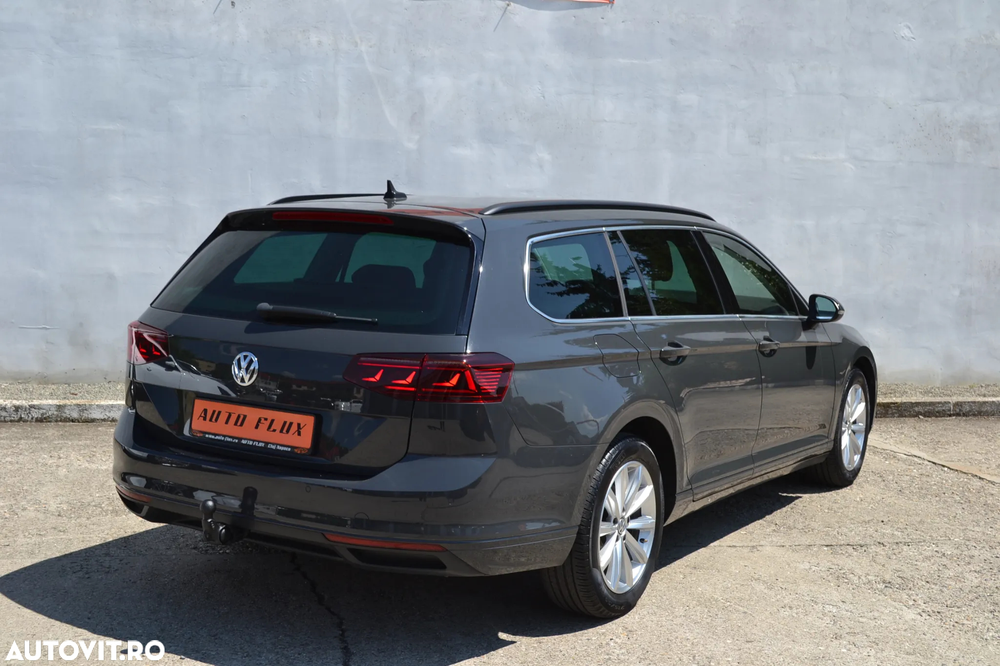 Volkswagen Passat Variant 2.0 TDI SCR DSG Business - 6