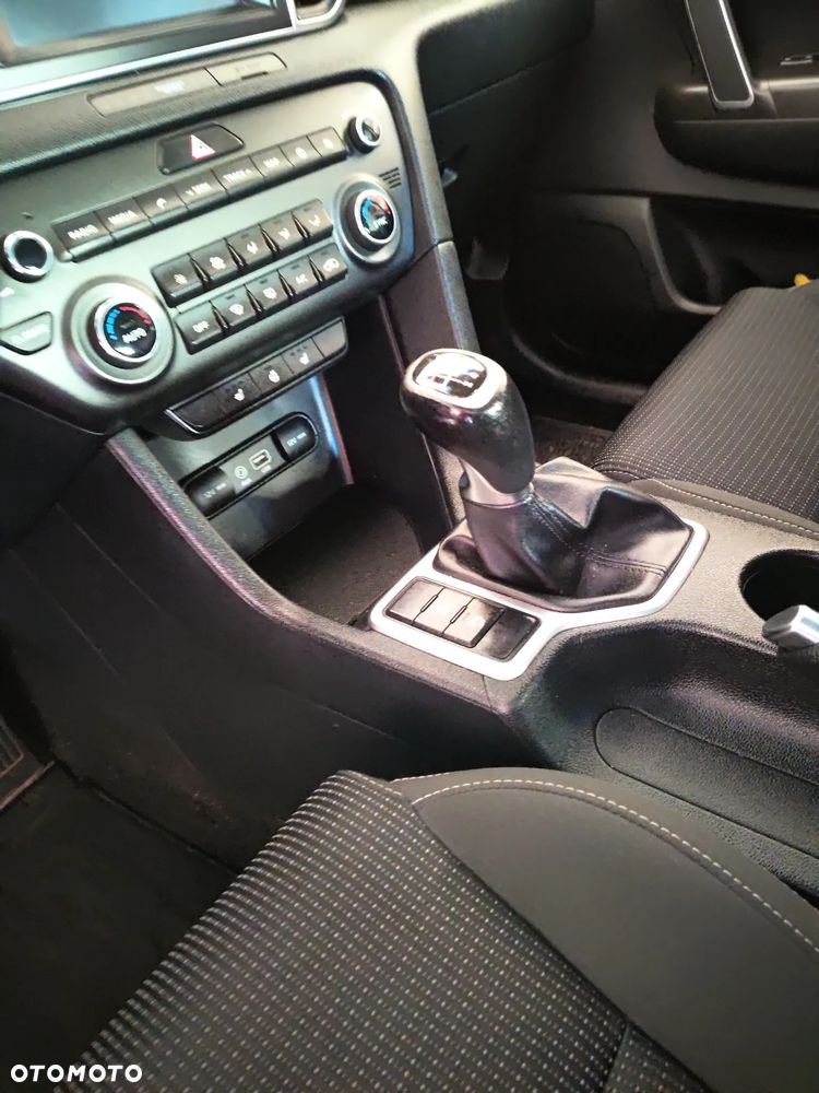 Kia Sportage 1.6 GDI Black Edition 2WD - 8