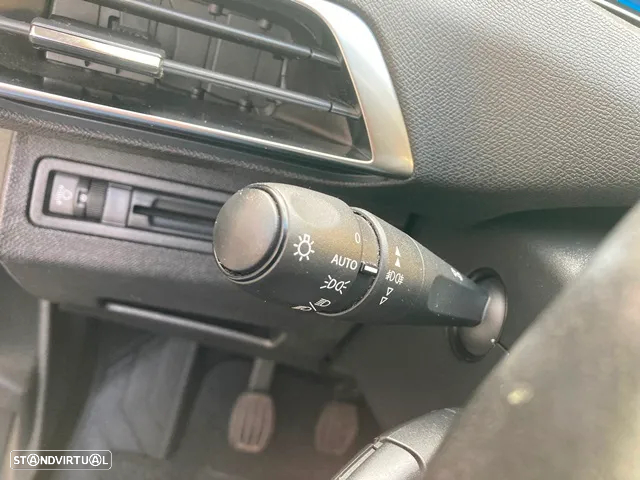 Peugeot 3008 1.5 BlueHDi Active - 15