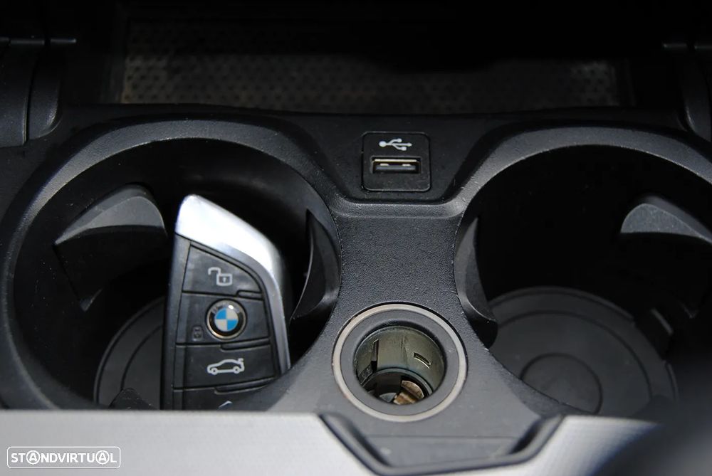 BMW 318 d Touring Advantage - 28