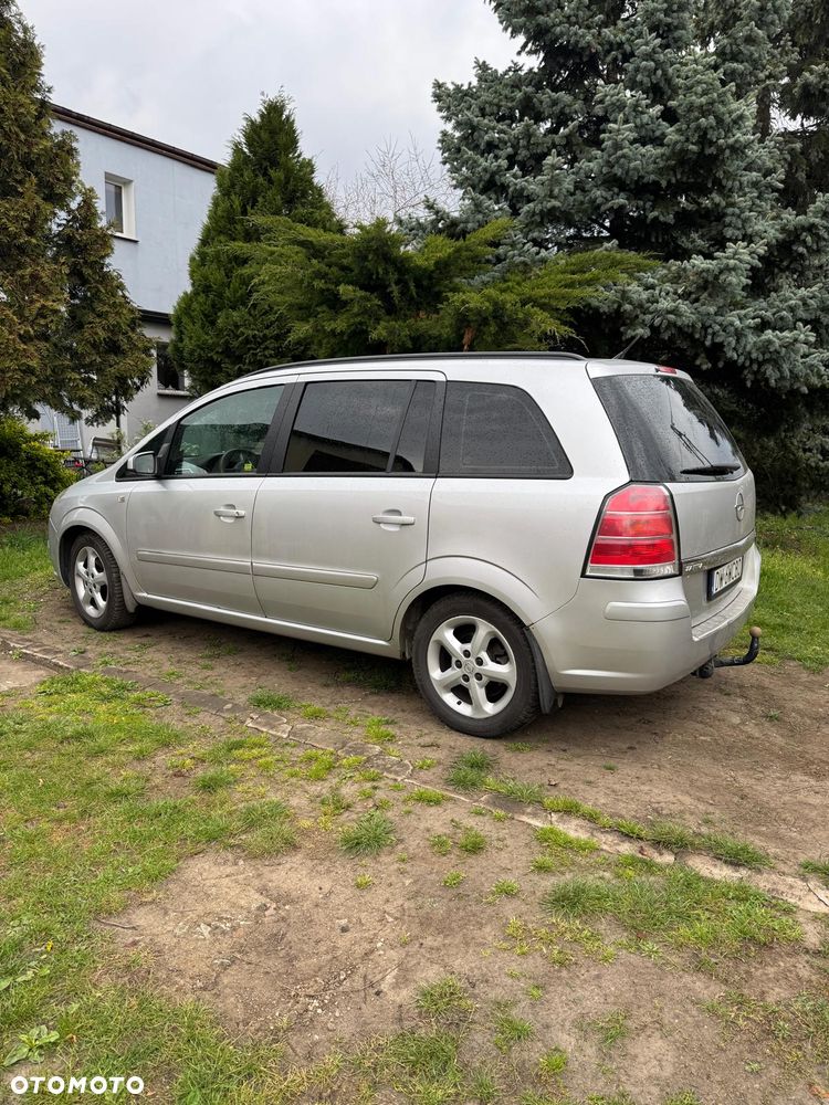 Opel Zafira 1.8 Family Plus - 2