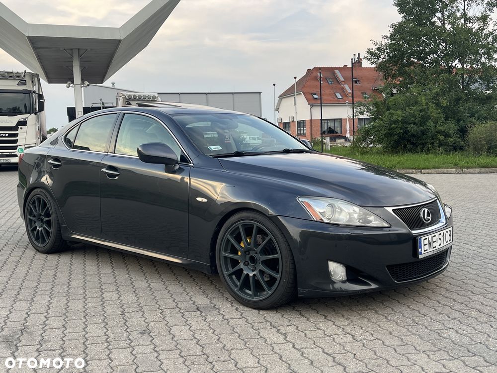 Lexus IS - 4