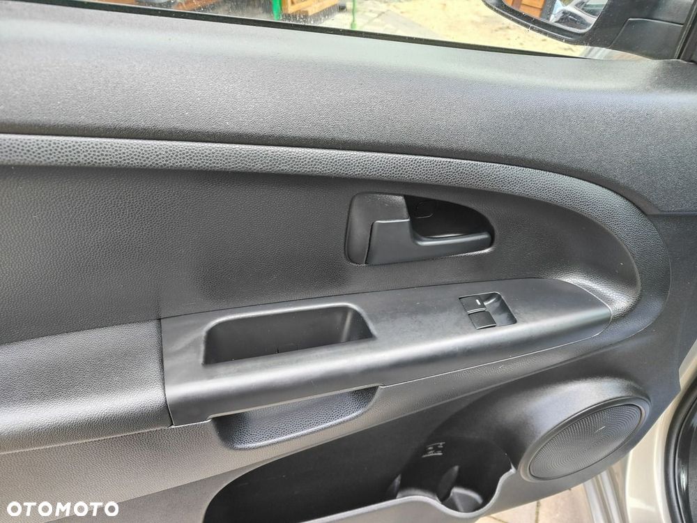 Kia Venga - 17