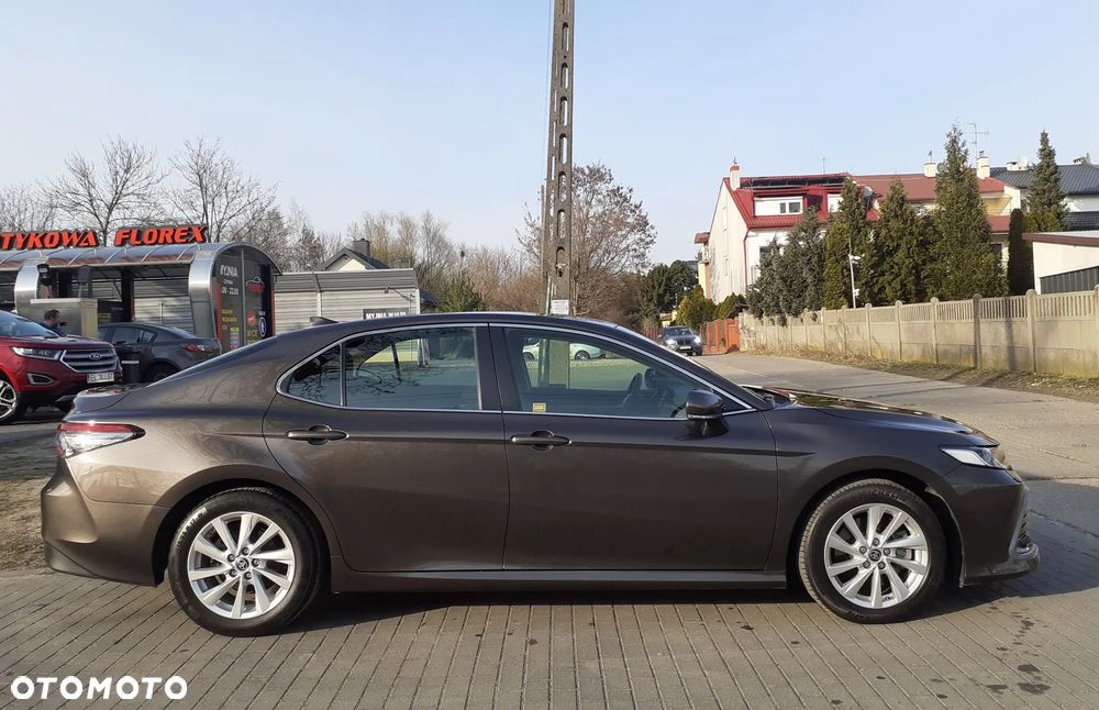 Toyota Camry 2.5 Hybrid Comfort CVT - 6