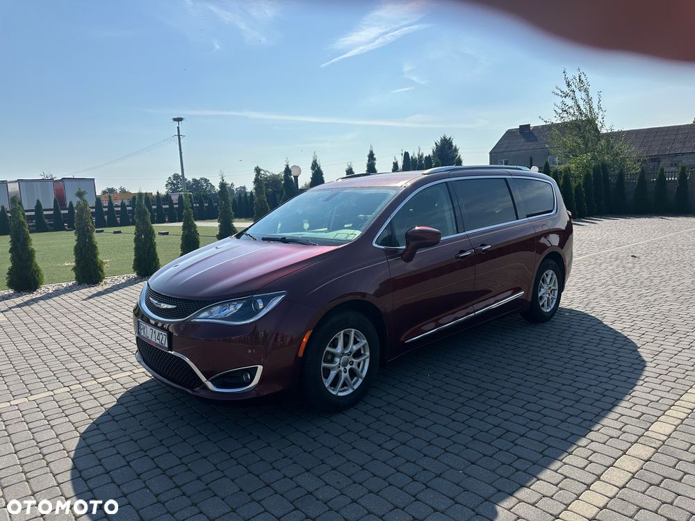 Chrysler Pacifica - 25