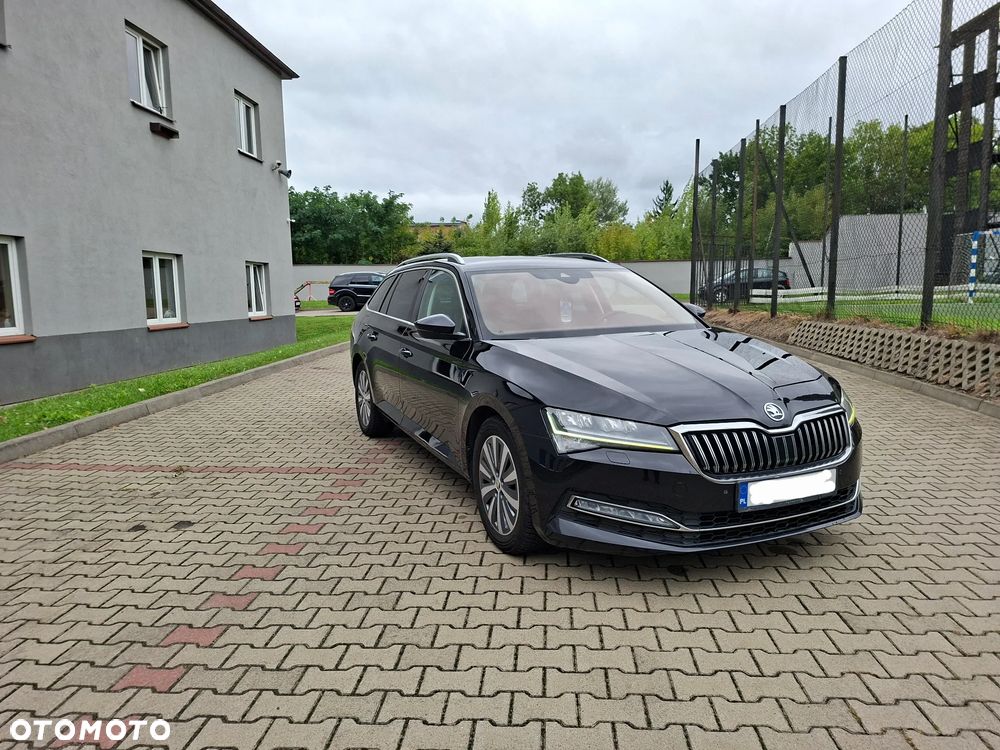 Skoda Superb 2.0 TDI SCR Style DSG - 4