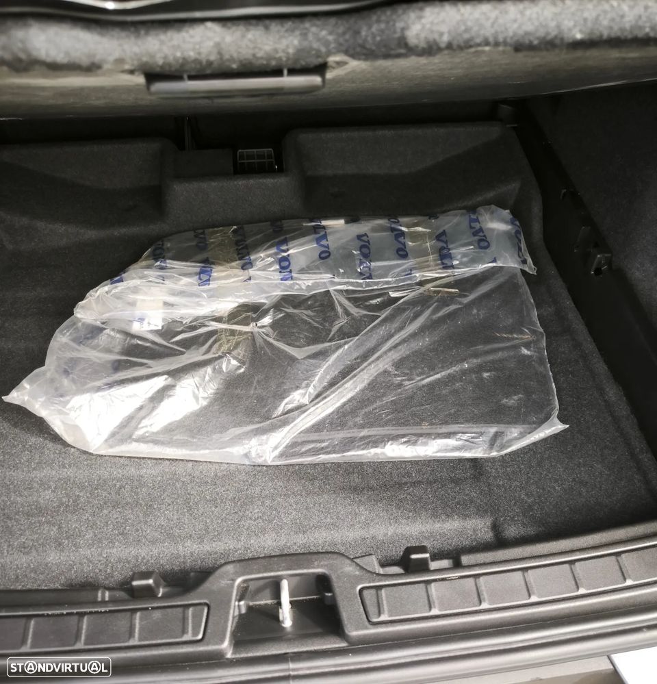 Volvo XC 40 1.5 T3 Tech Edition - 12