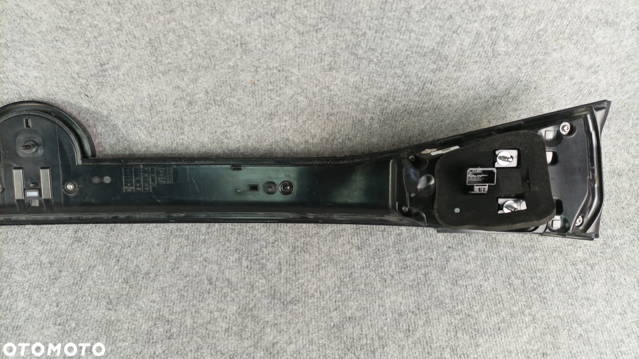 LAMPA TYLNA TYŁ BLENDA KLAPY - VW ID4 ID.4 LED 11A 20- - 11