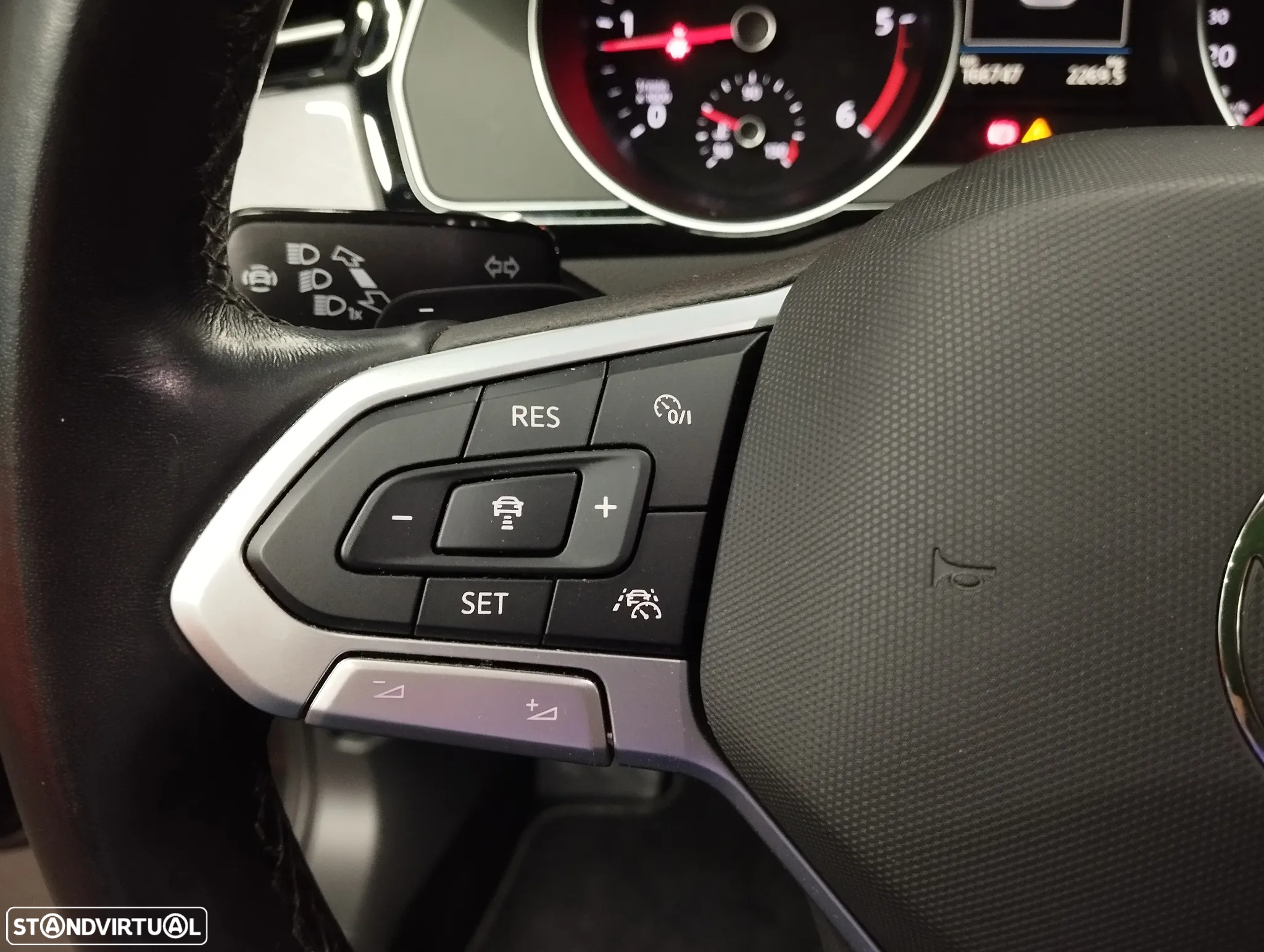 VW Passat Variant 2.0 TDi Business DSG - 20