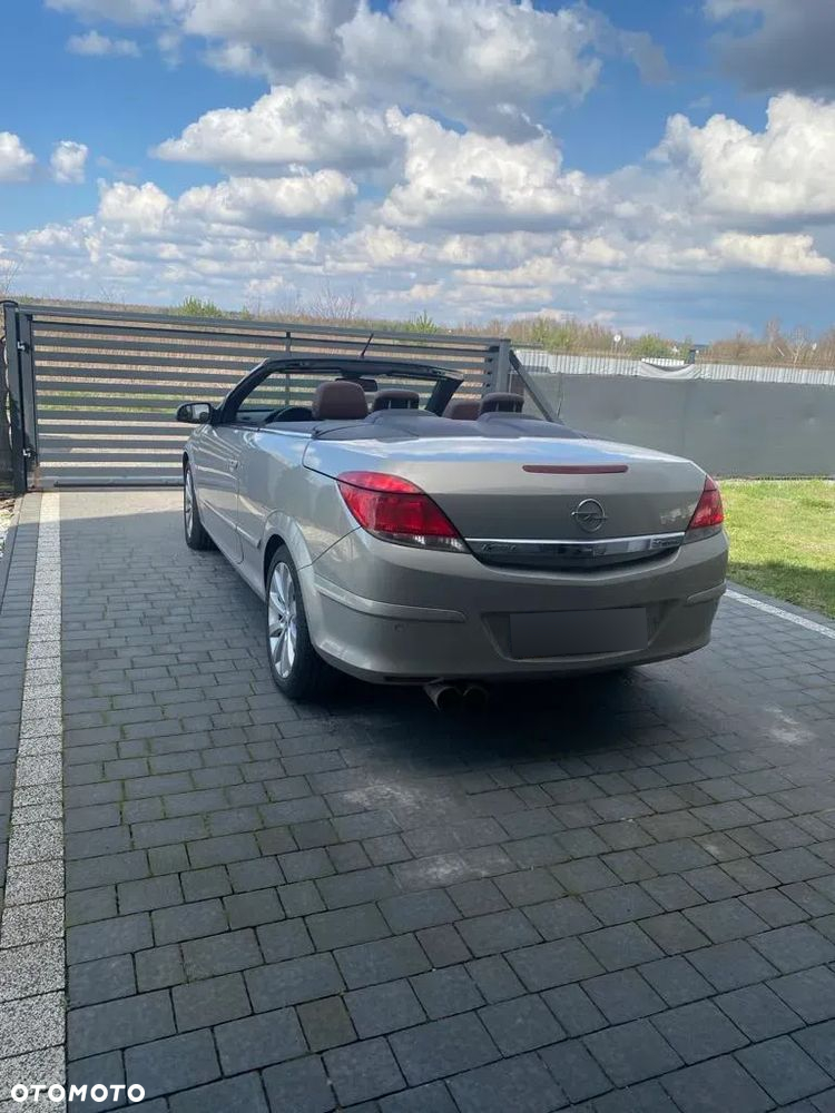 Opel Astra Twin Top 2.0 Turbo Cosmo - 6