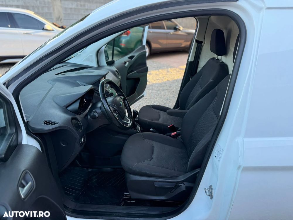 Ford Tourneo Courier - 5