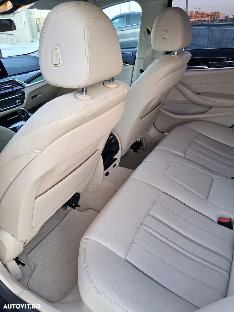 BMW Seria 5 518d AT MHEV - 12