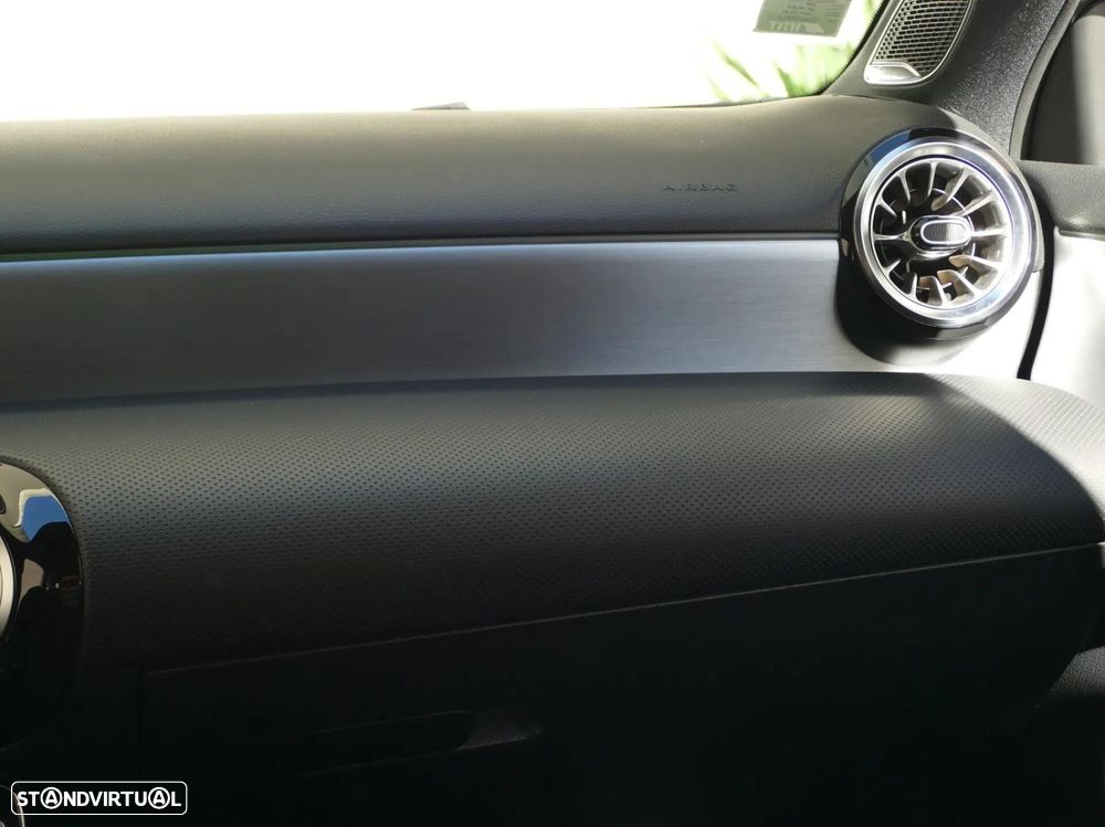 Mercedes-Benz A 200 Limousine AMG Line Aut. - 36