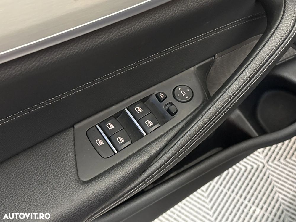 BMW Seria 5 530d xDrive AT MHEV - 15