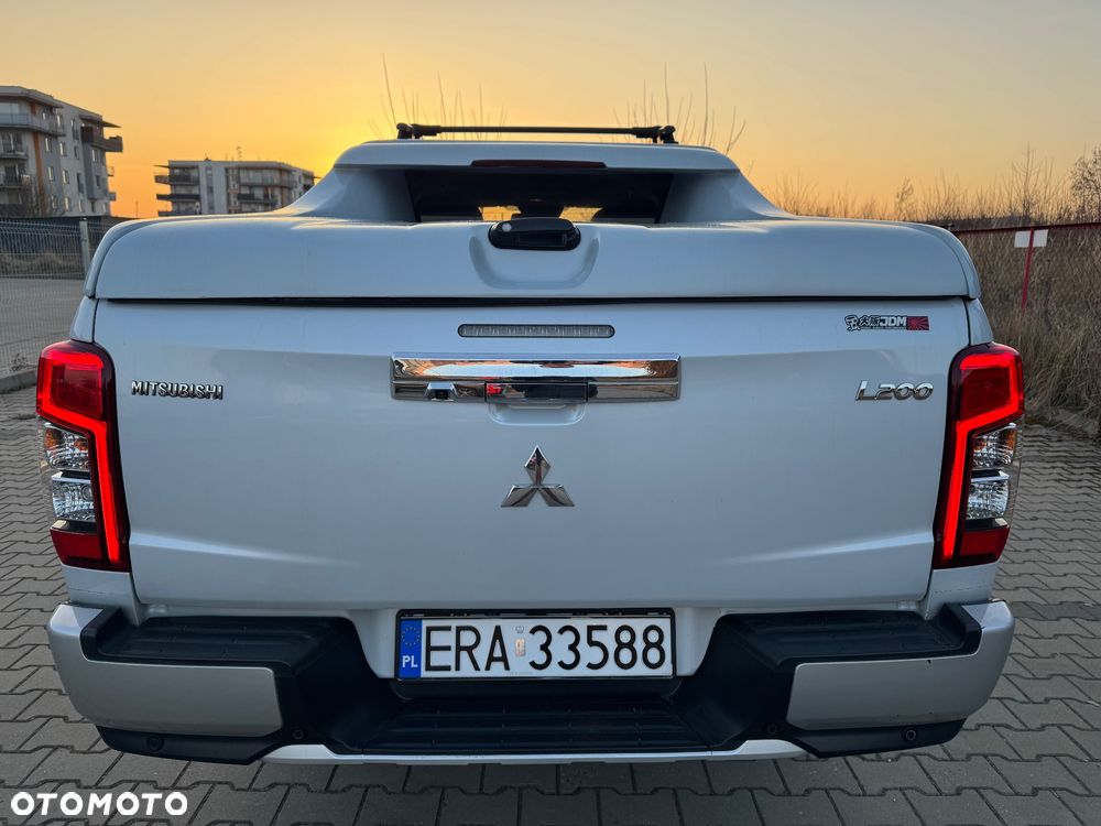 Mitsubishi L200 2.2 d DC Instyle Plus - 14